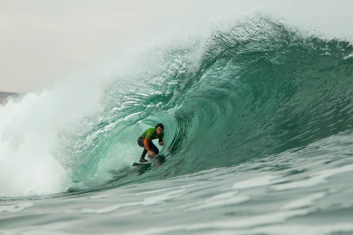 Ola y borde costero de Arica asociados a la escena surf local
